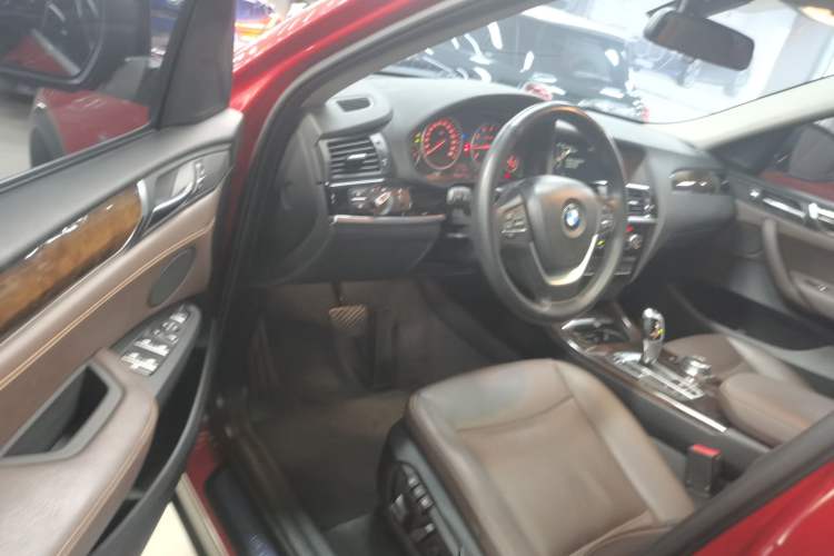 Used BMW X4 2014 xDrive20i X Design Package Interior 3
