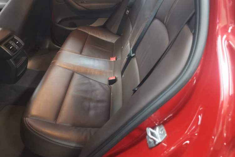 Used BMW X4 2014 xDrive20i X Design Package Interior 4