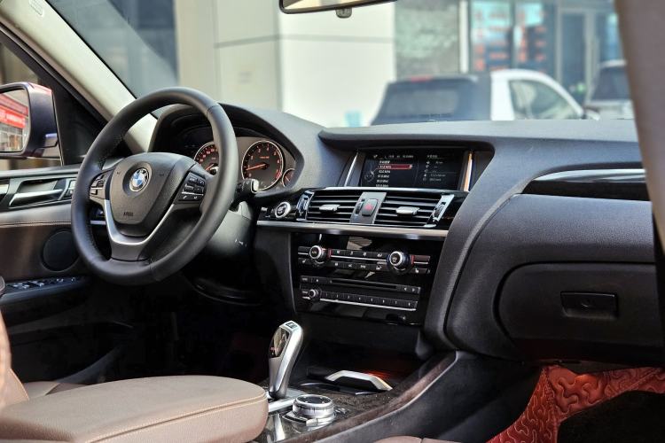 Used BMW X4 2014 xDrive20i X Design Package Interior 5