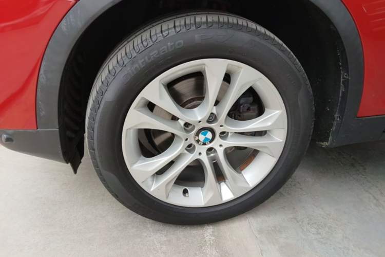 Used BMW X4 2014 xDrive28i Leading Model Left Front Wheel Hub