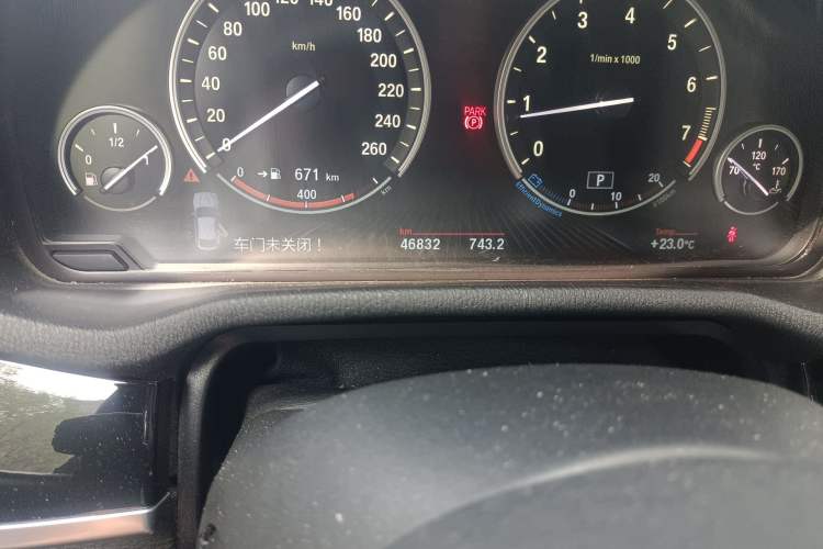 Used BMW X4 2014 xDrive35i M Sport model Odometer Close Up