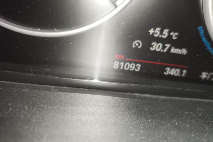 Used BMW X4 2014 xDrive28i Leading Model Odometer Close Up