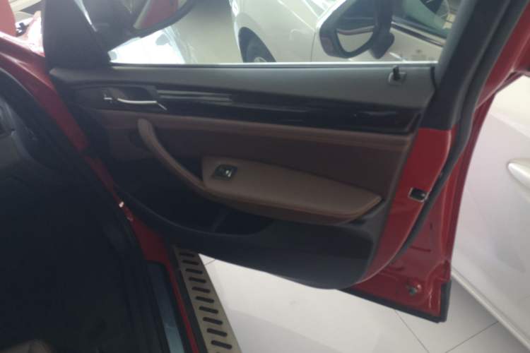 Used BMW X4 2014 xDrive20i X Design Package Right Front Door Interior