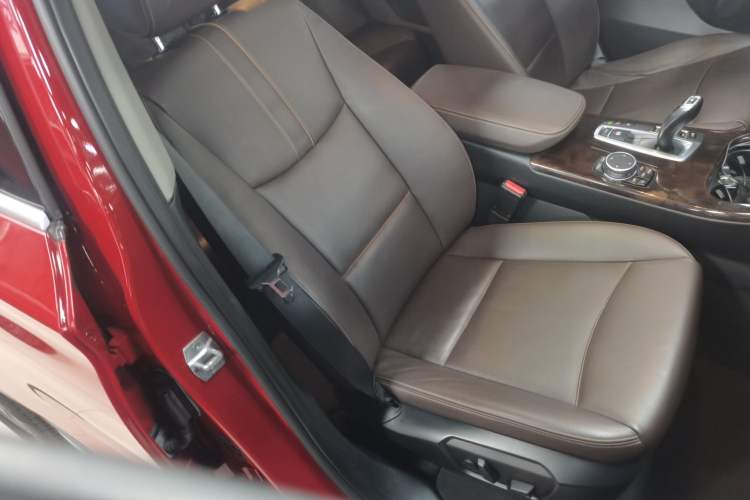 Used BMW X4 2014 xDrive20i X Design Package Right Front Seat