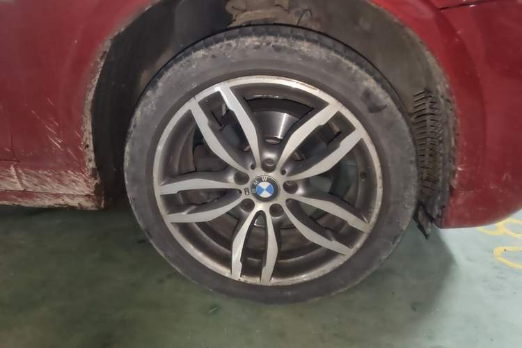 Used BMW X4 2014 xDrive35i M Sport model Right Front Wheel Hub
