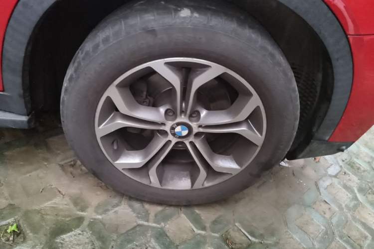 Used BMW X4 2014 xDrive20i X Design Package Right Front Wheel Hub