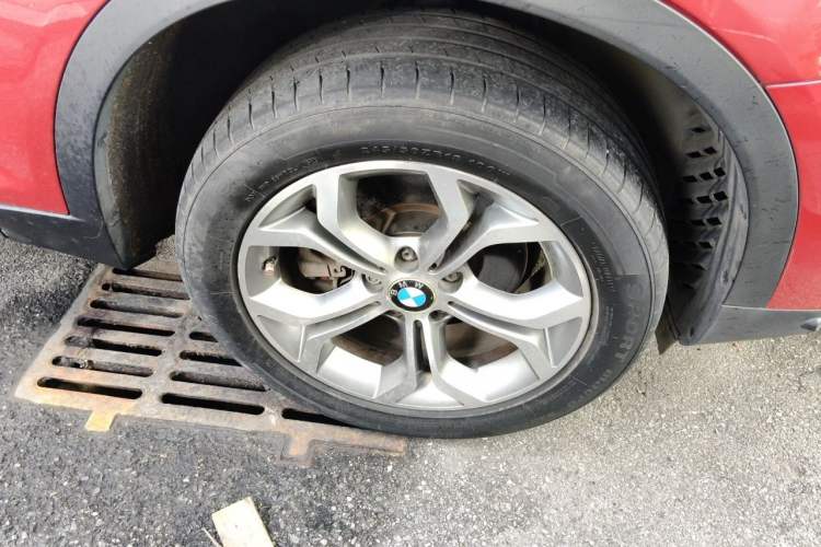 Used BMW X4 2014 xDrive20i X Design Package Right Front Wheel Hub