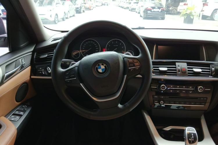 Used BMW X4 2014 xDrive28i Leading Model Steering Wheel