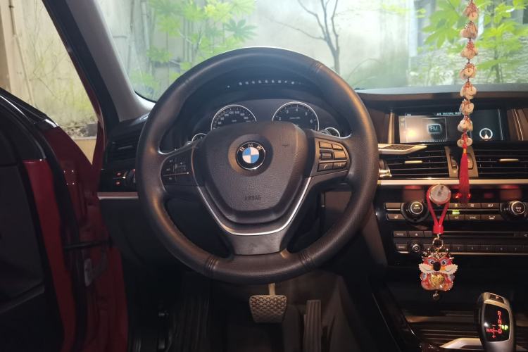 Used BMW X4 2014 xDrive20i X Design Package Steering Wheel