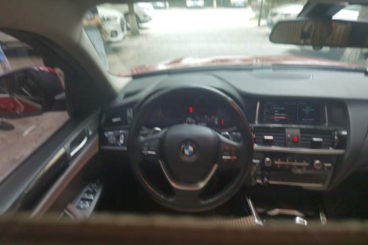 Used BMW X4 2014 xDrive20i X Design Package Steering Wheel
