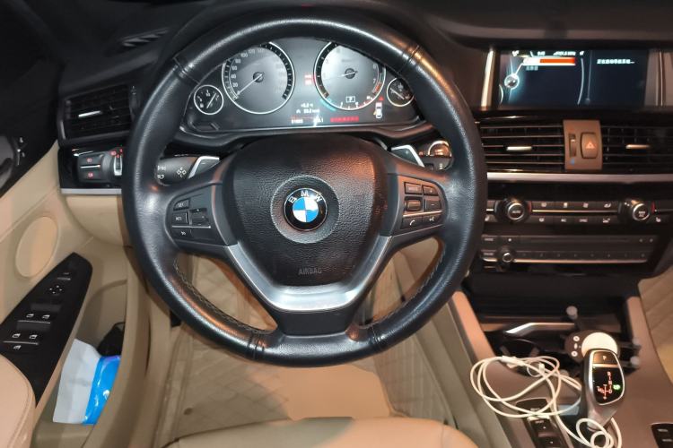 Used BMW X4 2014 xDrive28i Leading Model Steering Wheel