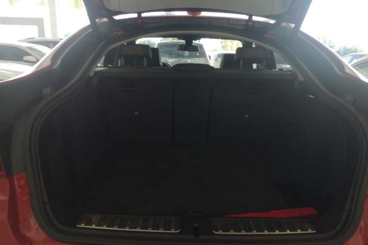 Used BMW X4 2014 xDrive20i X Design Package Trunk