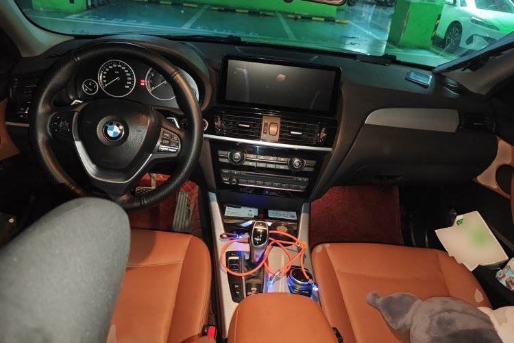 Used BMW X4 2014 xDrive28i Leading Model Center Console