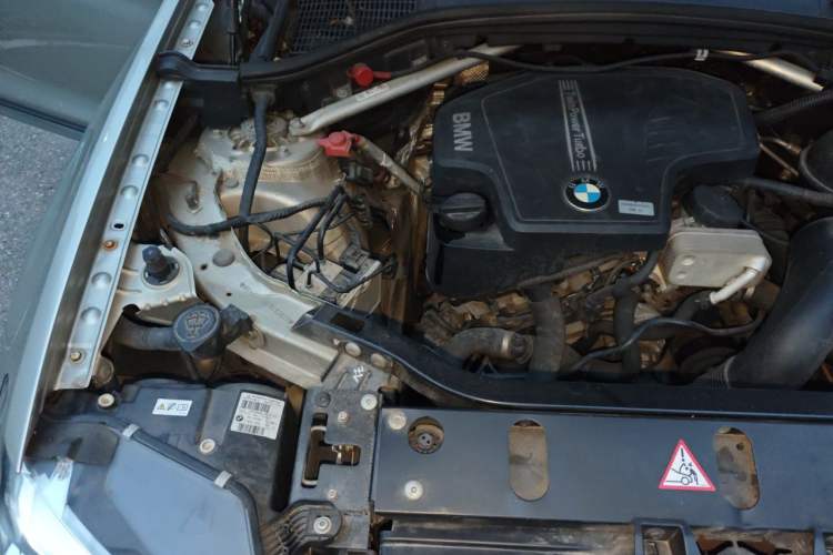 Used BMW X4 2014 xDrive20i X Design Package Engine Bay Right