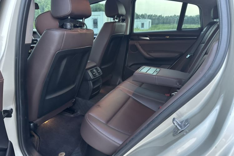 Used BMW X4 2014 xDrive20i X Design Package Interior 5