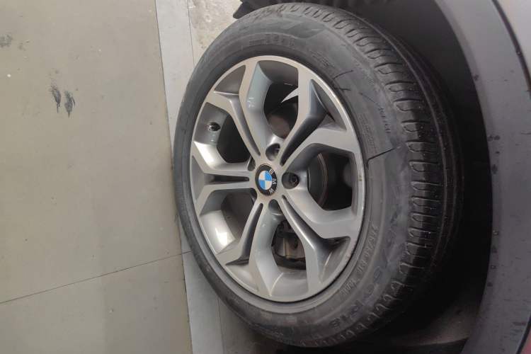 Used BMW X4 2014 xDrive20i X Design Package Left Front Wheel Hub
