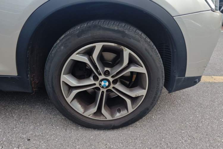 Used BMW X4 2014 xDrive20i X Design Package Right Front Wheel Hub