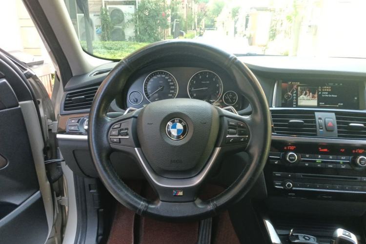 Used BMW X4 2014 xDrive20i X Design Package Steering Wheel