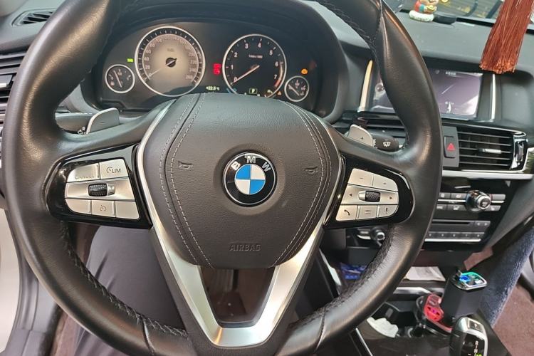 Used BMW X4 2014 xDrive20i X Design Package Steering Wheel