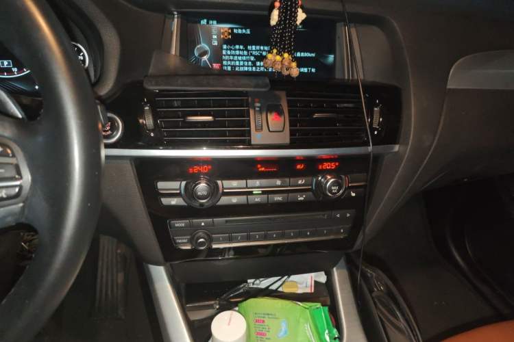 Used BMW X4 2014 xDrive35i M Sport model Audio And AC Panel