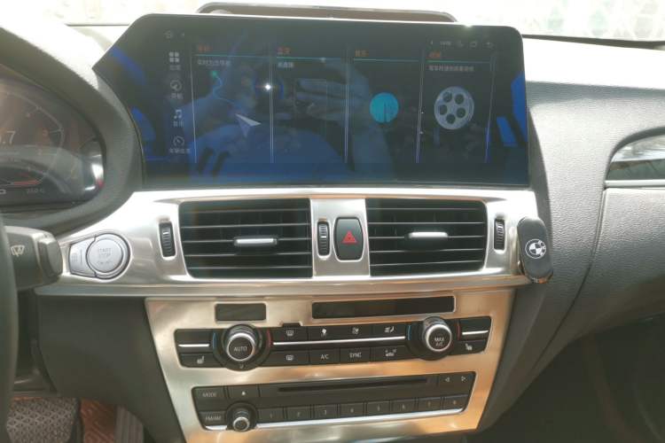 Used BMW X4 2014 xDrive20i X Design Package Audio And AC Panel