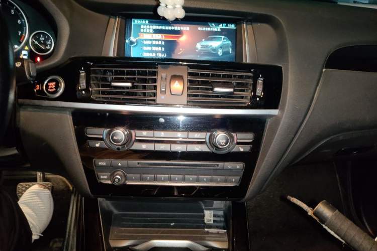Used BMW X4 2014 xDrive20i X Design Package Audio And AC Panel