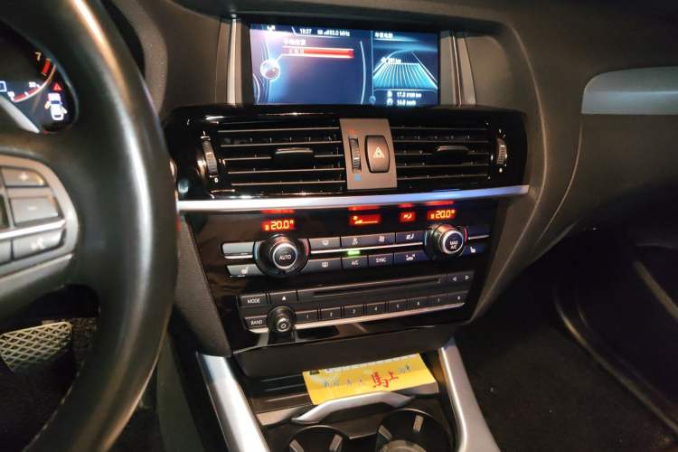 Used BMW X4 2014 xDrive28i M Sport Edition Audio And AC Panel