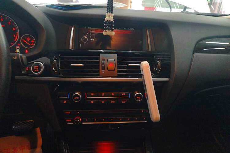 Used BMW X4 2014 xDrive20i X Design Package Audio And AC Panel