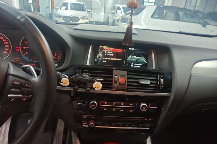 Used BMW X4 2014 xDrive28i Leading Model Audio And AC Panel