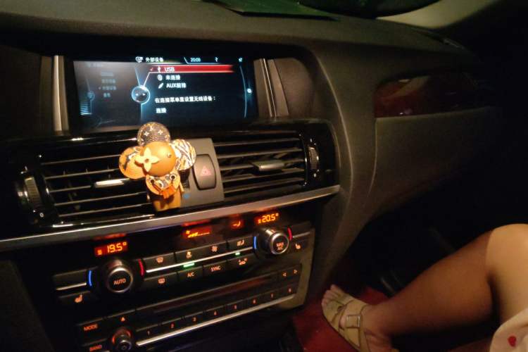 Used BMW X4 2014 xDrive20i X Design Package Audio And AC Panel