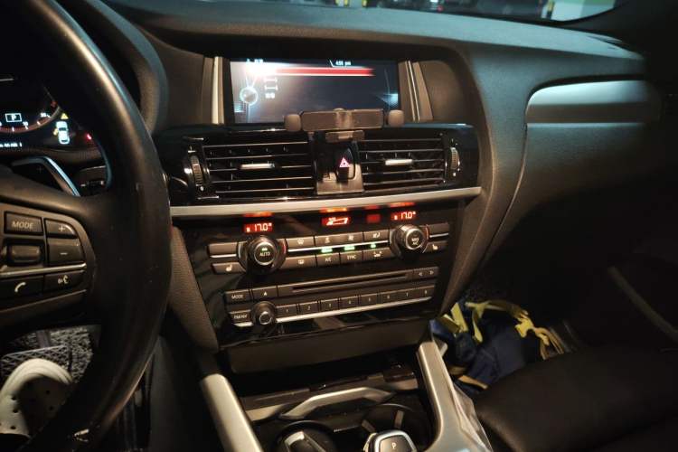 Used BMW X4 2014 xDrive28i M Sport Edition Audio And AC Panel