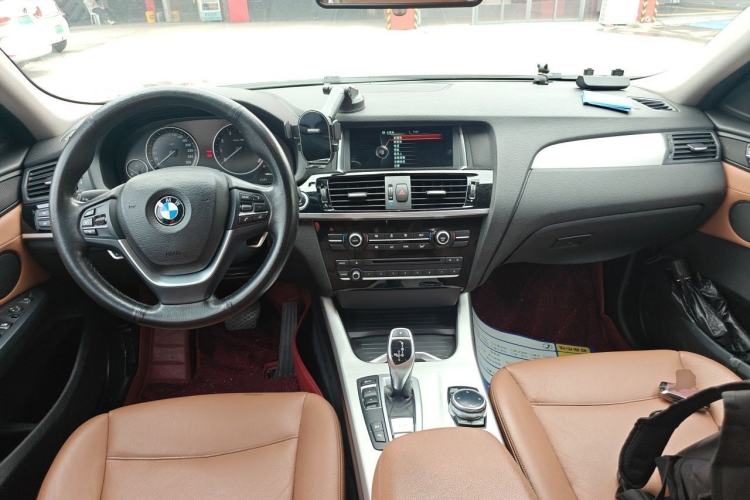 Used BMW X4 2014 xDrive28i Leading Model Center Console