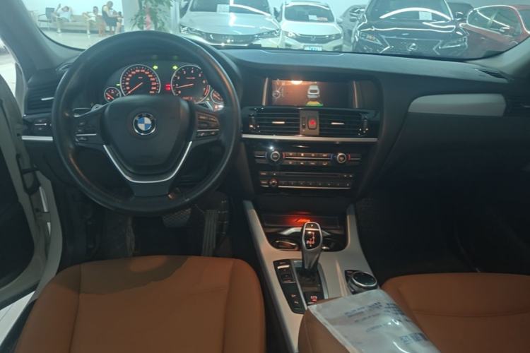 Used BMW X4 2014 xDrive28i Leading Model Center Console