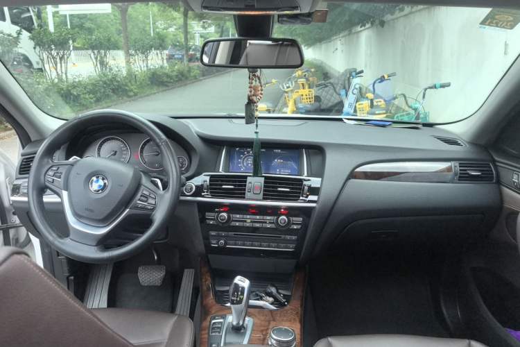 Used BMW X4 2014 xDrive20i X Design Package Center Console