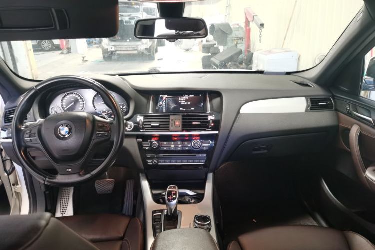 Used BMW X4 2014 xDrive35i M Sport model Center Console