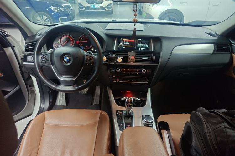 Used BMW X4 2014 xDrive28i Leading Model Center Console