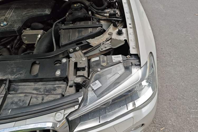 Used BMW X4 2014 xDrive28i Leading Model Engine Bay Left