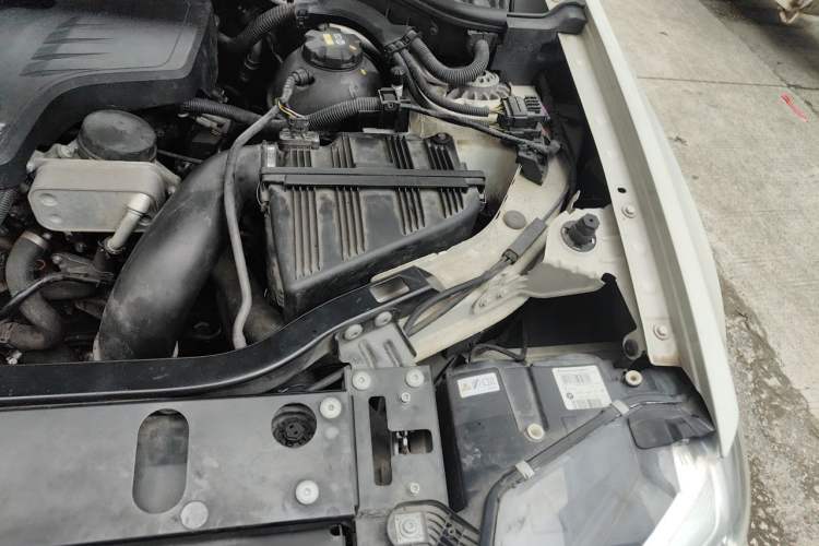 Used BMW X4 2014 xDrive20i X Design Package Engine Bay Left