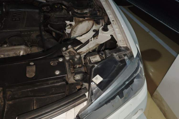 Used BMW X4 2014 xDrive35i M Sport model Engine Bay Left