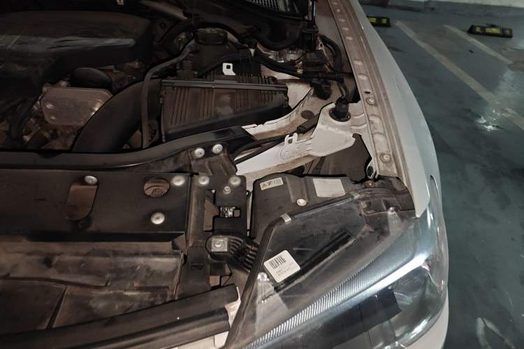 Used BMW X4 2014 xDrive20i X Design Package Engine Bay Left