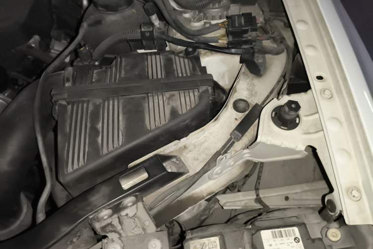 Used BMW X4 2014 xDrive28i Leading Model Engine Bay Left