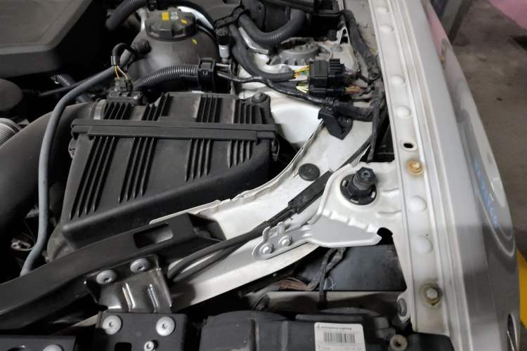 Used BMW X4 2014 xDrive20i X Design Package Engine Bay Left