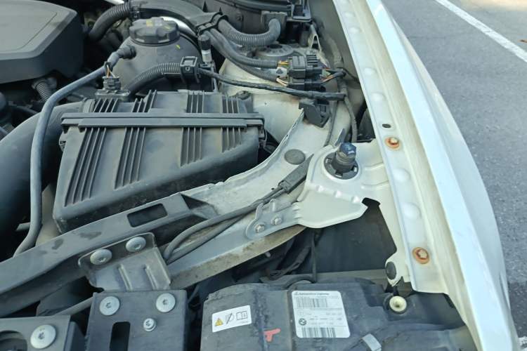Used BMW X4 2014 xDrive20i X Design Package Engine Bay Left