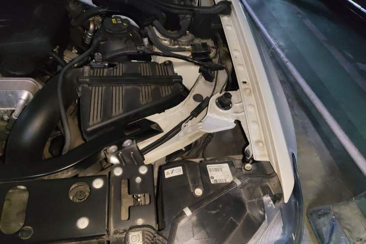 Used BMW X4 2014 xDrive28i M Sport Edition Engine Bay Left