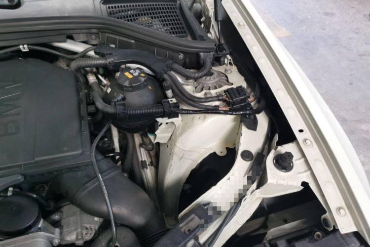 Used BMW X4 2014 xDrive35i M Sport model Engine Bay Left