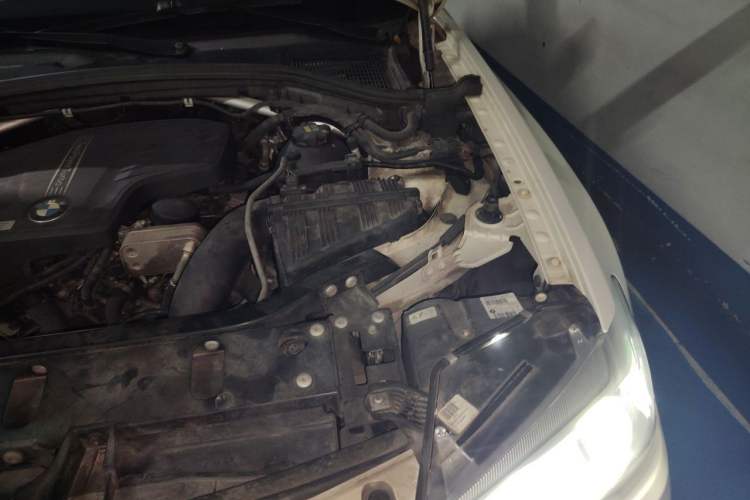 Used BMW X4 2014 xDrive28i M Sport Edition Engine Bay Left