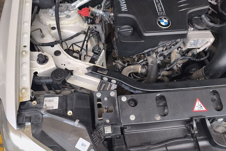 Used BMW X4 2014 xDrive20i X Design Package Engine Bay Right