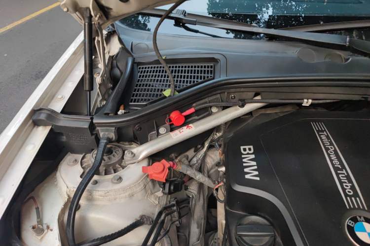 Used BMW X4 2014 xDrive20i X Design Package Engine Bay Right