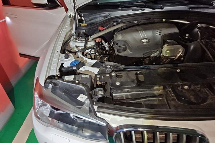 Used BMW X4 2014 xDrive20i X Design Package Engine Bay Right