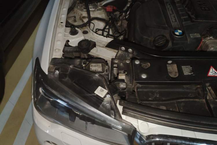 Used BMW X4 2014 xDrive35i M Sport model Engine Bay Right